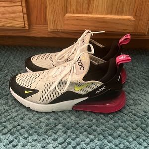 Pink grey and black Nike 270!